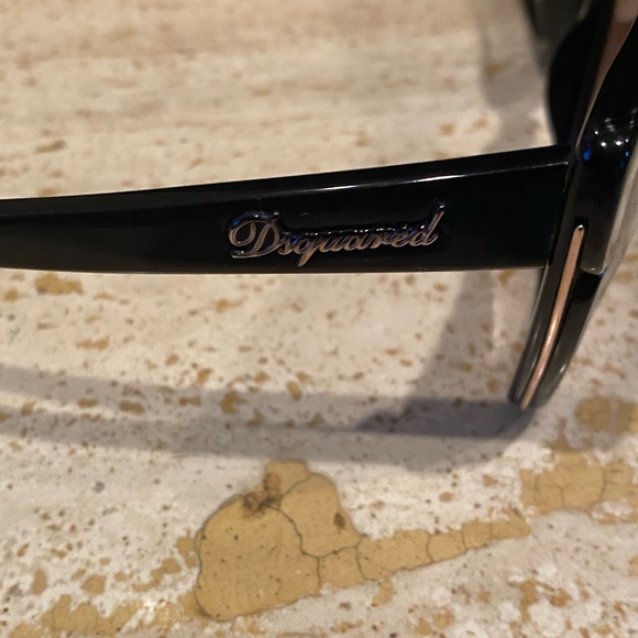DsQuared Cat eye sunglasses - Picture 3 of 4